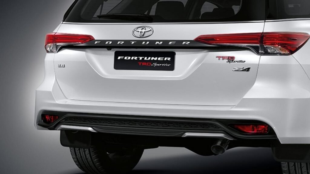 Toyota Fortuner 2025 – Premium SUV with Turbo Engine, 4x4 Power & 48 KMPL Mileage, Easy EMI Plans!